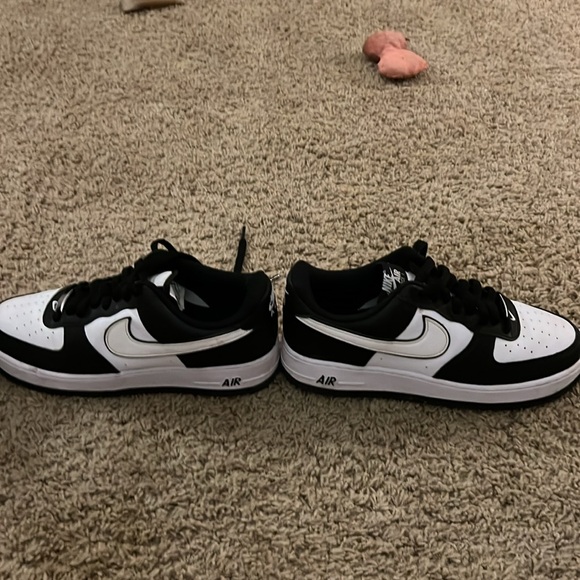 Nike Air Force 1 ‘07 size 8 panda colorway - Picture 7 of 8